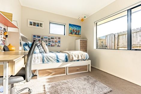 Photo of property in 24 Kensington Terrace, Gulf Harbour, Whangaparaoa, 0930