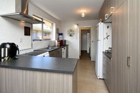 Photo of property in 16 Leonie Place, Aranui, Christchurch, 8061