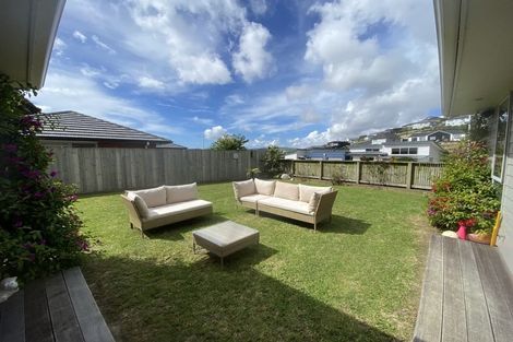 Photo of property in 21 Banks Boulevard, Whitby, Porirua, 5024