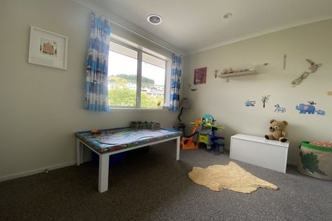 Photo of property in 21 Banks Boulevard, Whitby, Porirua, 5024