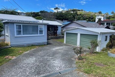 Photo of property in 19 Petherick Crescent, Johnsonville, Wellington, 6037