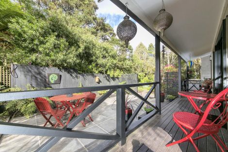 Photo of property in 420 Scenic Drive, Waiatarua, Auckland, 0612