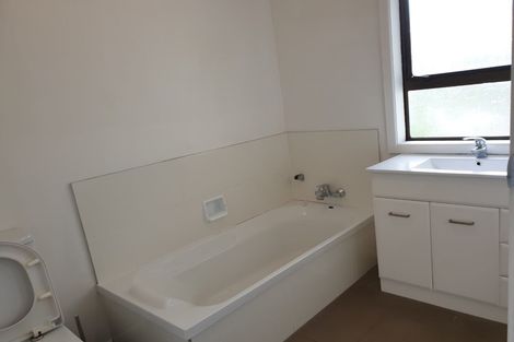 Photo of property in 16 Lewis Street, Blockhouse Bay, Auckland, 0600