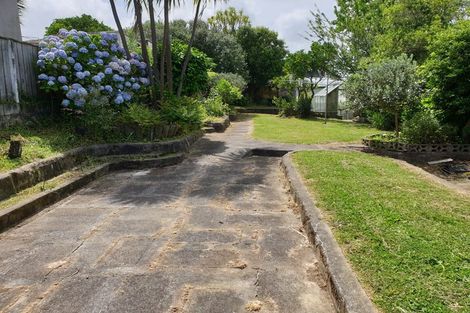Photo of property in 16 Lewis Street, Blockhouse Bay, Auckland, 0600