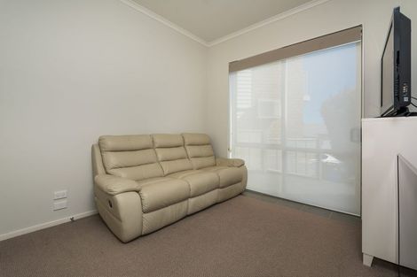 Photo of property in 11d Nimstedt Avenue, Oteha, Auckland, 0632