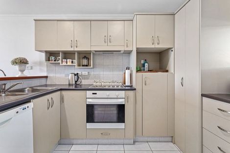 Photo of property in Beachpoint Apartments, 2/5 West End Road, Ohope, 3121