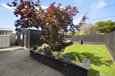Photo of property in 10 Tarawera Road, Johnsonville, Wellington, 6037