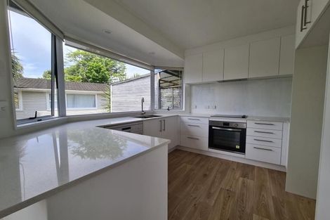 Photo of property in 10 Weatherly Road, Torbay, Auckland, 0630