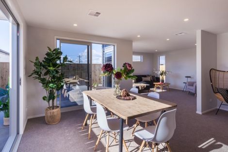 Photo of property in 16a Belt Road, Moturoa, New Plymouth, 4310