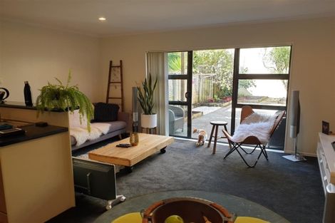 Photo of property in 3/17 Harbour View Road, Te Atatu Peninsula, Auckland, 0610