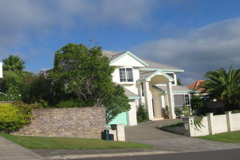 Photo of property in 5 David Beattie Place, Chatswood, Auckland, 0626