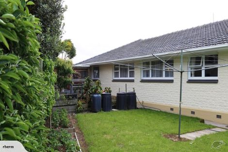 Photo of property in 2 Cambridge Place, Holmes Hill, Oamaru, 9401