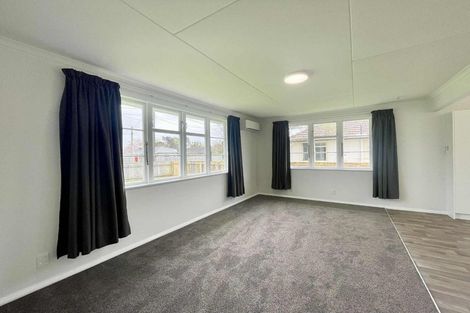 Photo of property in 21 Miro Street, Merrilands, New Plymouth, 4312