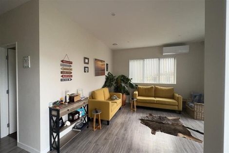 Photo of property in 10 Takurua Terrace, Orewa, 0931