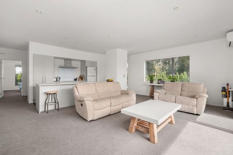 Photo of property in 6/27 Dida Park Drive, Kumeu, 0810