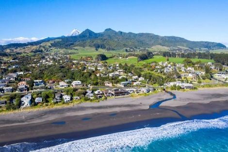 Photo of property in 10 Messenger Terrace, Oakura, 4314