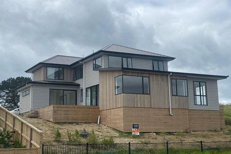 Photo of property in 3 Taku Close, Long Bay, Auckland, 0630