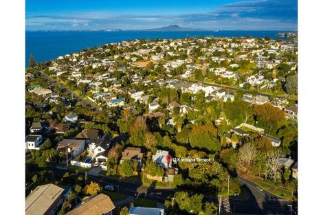 Photo of property in 12 Korotaha Terrace, Rothesay Bay, Auckland, 0630