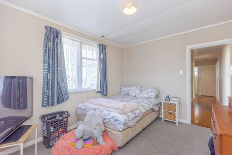 Photo of property in 8 Cross Street, Castlecliff, Whanganui, 4501