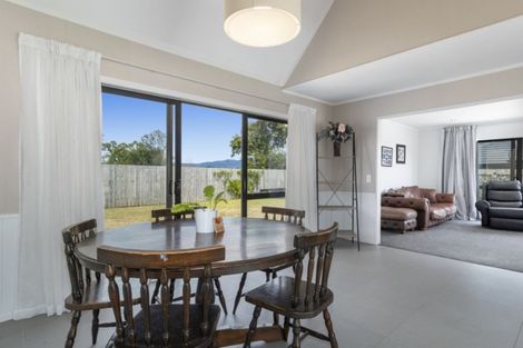 Photo of property in 28 Charlotte Drive, Omokoroa, 3114