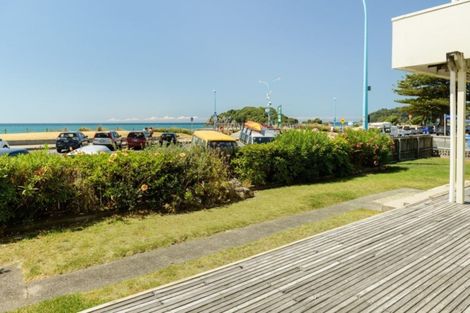 Photo of property in 18 Marine Parade, Mount Maunganui, 3116
