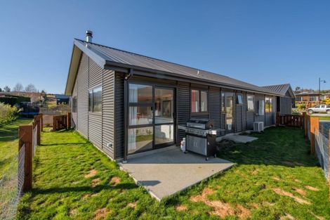 Photo of property in 11 Kapuka Lane, Wanaka, 9305