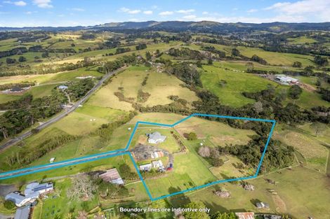 Photo of property in 252 Amreins Road, Taupaki, Henderson, 0782