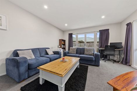Photo of property in 16a Dunedin Street, Redwood, Christchurch, 8051