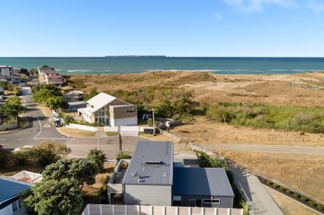 Photo of property in 1340 Papamoa Beach Road, Papamoa Beach, Papamoa, 3118