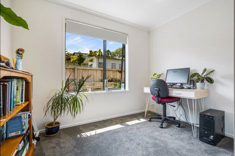 Photo of property in 5 St Julia Court, Helensville, 0800