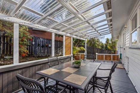 Photo of property in 1/8 Ludlow Terrace, Totara Vale, Auckland, 0627