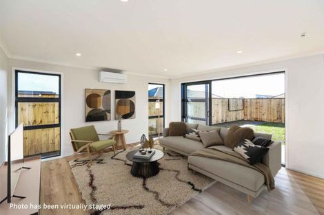 Photo of property in 32 Korowhiti Road, Clarks Beach, 2122