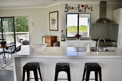 Photo of property in 9 Waitaheke Road, Te Horo, Otaki, 5581