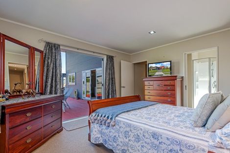 Photo of property in 17 Ursula Drive, Feilding, 4702