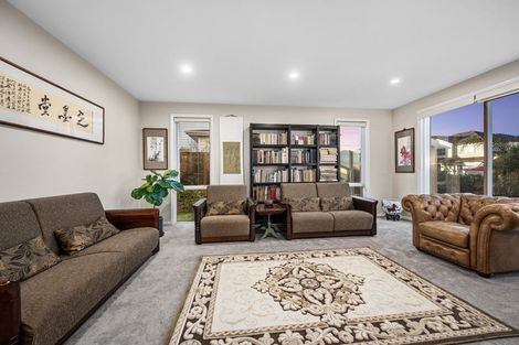 Photo of property in 6 Taraire Place, Orewa, 0931