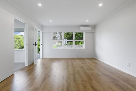 Photo of property in 2/15 Walter Macdonald Street, Howick, Auckland, 2014