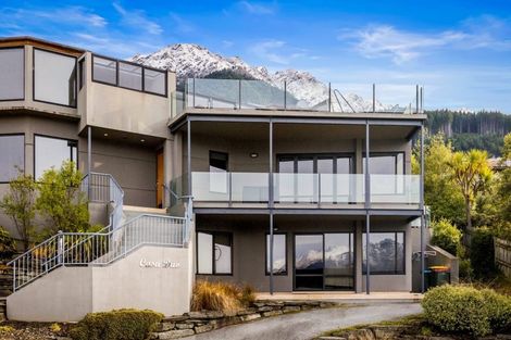 Photo of property in 12 Aspen Grove, Fernhill, Queenstown, 9300
