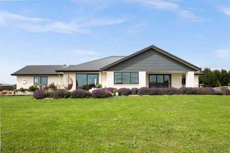 Photo of property in 21c Highlands Drive, Waipawa, 4277