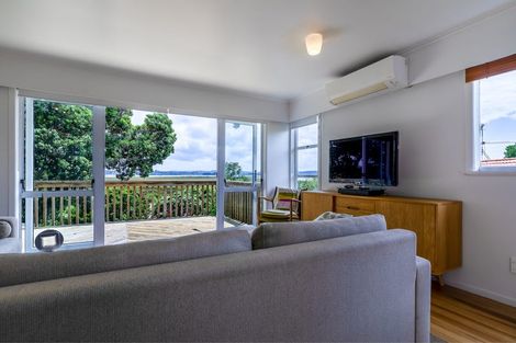 Photo of property in 40 Gill Avenue, Te Atatu Peninsula, Auckland, 0610
