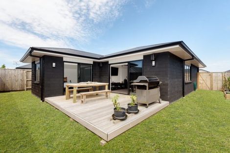 Photo of property in 15 Sabre Street, Papamoa Beach, Papamoa, 3118