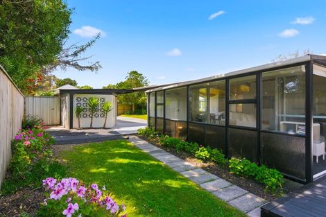 Photo of property in 32 Te Moana Road, Waikanae Beach, Waikanae, 5036