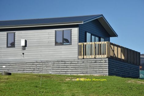 Photo of property in 12 Arahanga Road, Paparoa, 0571
