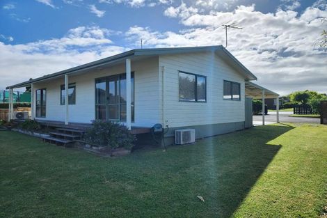 Photo of property in 44 Donnelly Street, Oakura, 4314