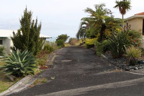 Photo of property in 10 Dudley Crescent, Cable Bay, 0420