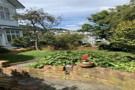 Photo of property in 4 Batham Drive, Mount Victoria, Wellington, 6011