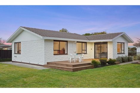 Photo of property in 17a Chadbury Street, Parklands, Christchurch, 8083