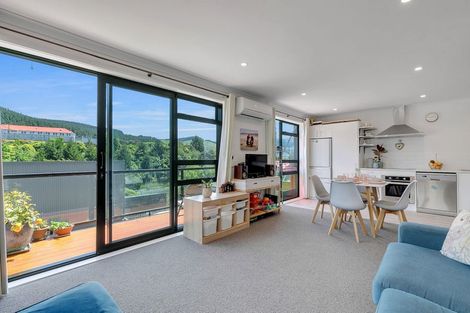 Photo of property in 7 Ara Patukawenga, Tawa, Wellington, 5028