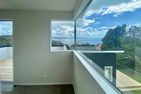 Photo of property in 4 Vipond Road, Stanmore Bay, Whangaparaoa, 0932