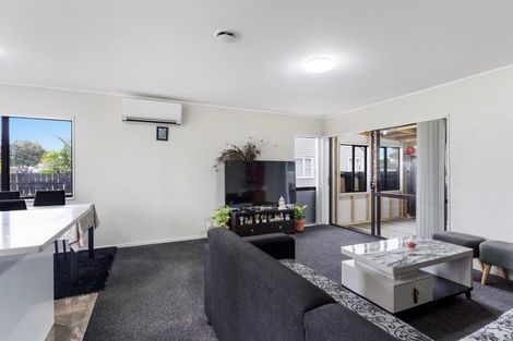 Photo of property in 2/13 John Street, Mangere East, Auckland, 2024