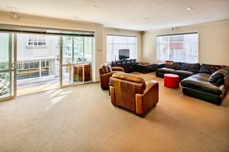 Photo of property in 12a Glenmore Street, Thorndon, Wellington, 6011